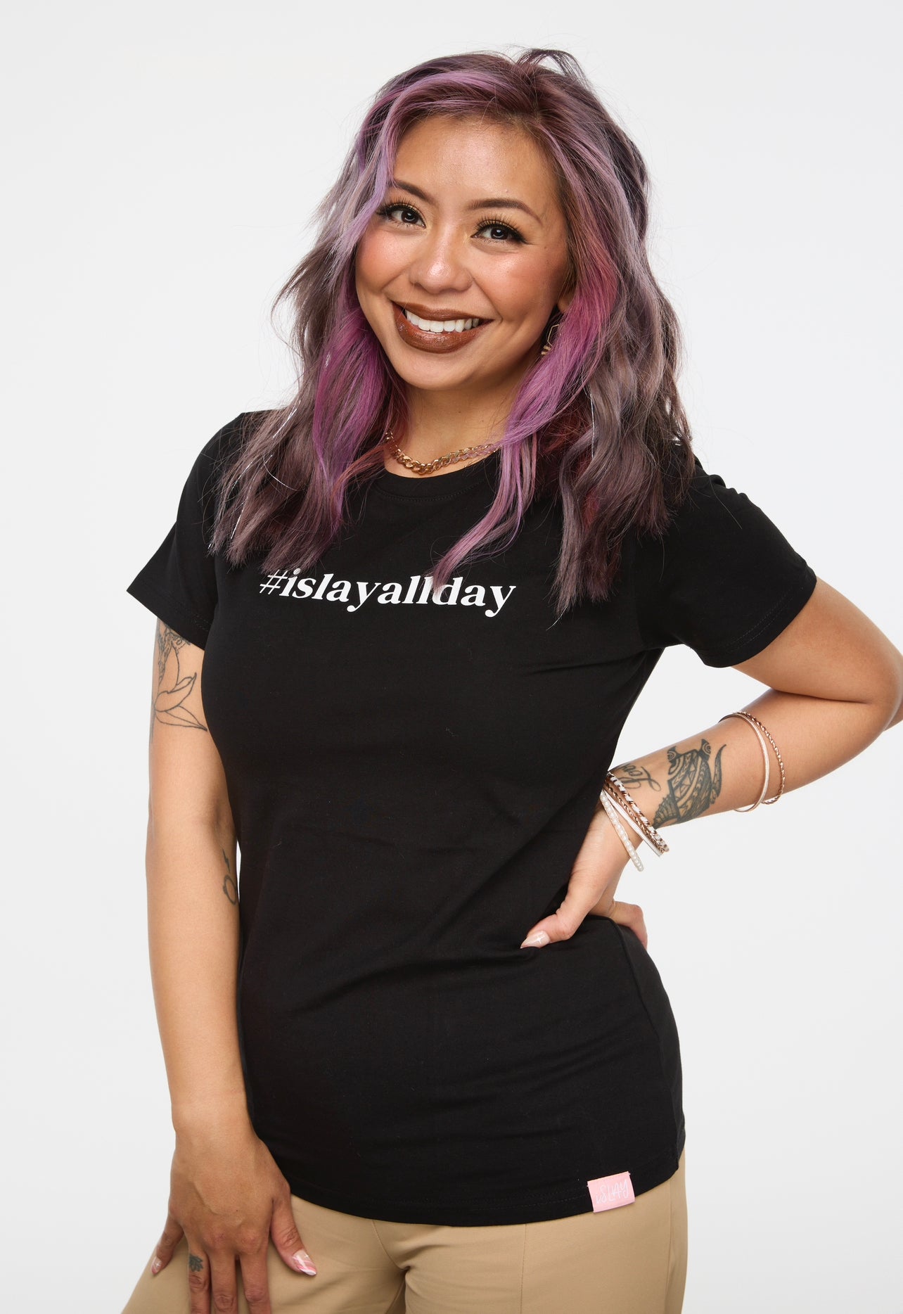 Maia @eyeswildstudio #islayallday shirt size small