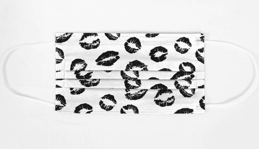 LIP PRINT DISPOSABLE FACE MASKS